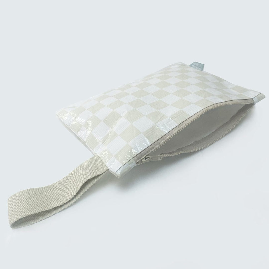 Checkerboard Good To Go Pouch - Reusable bags online | Daily bags | Shopper bags | Weekender bags  Hello Weekend