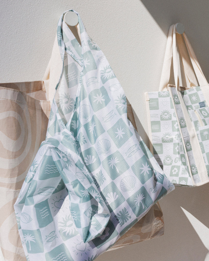 Sage Checkerboard Print - Shopper Bag - Reusable bags online | Daily bags | Shopper bags | Weekender bags  Hello Weekend